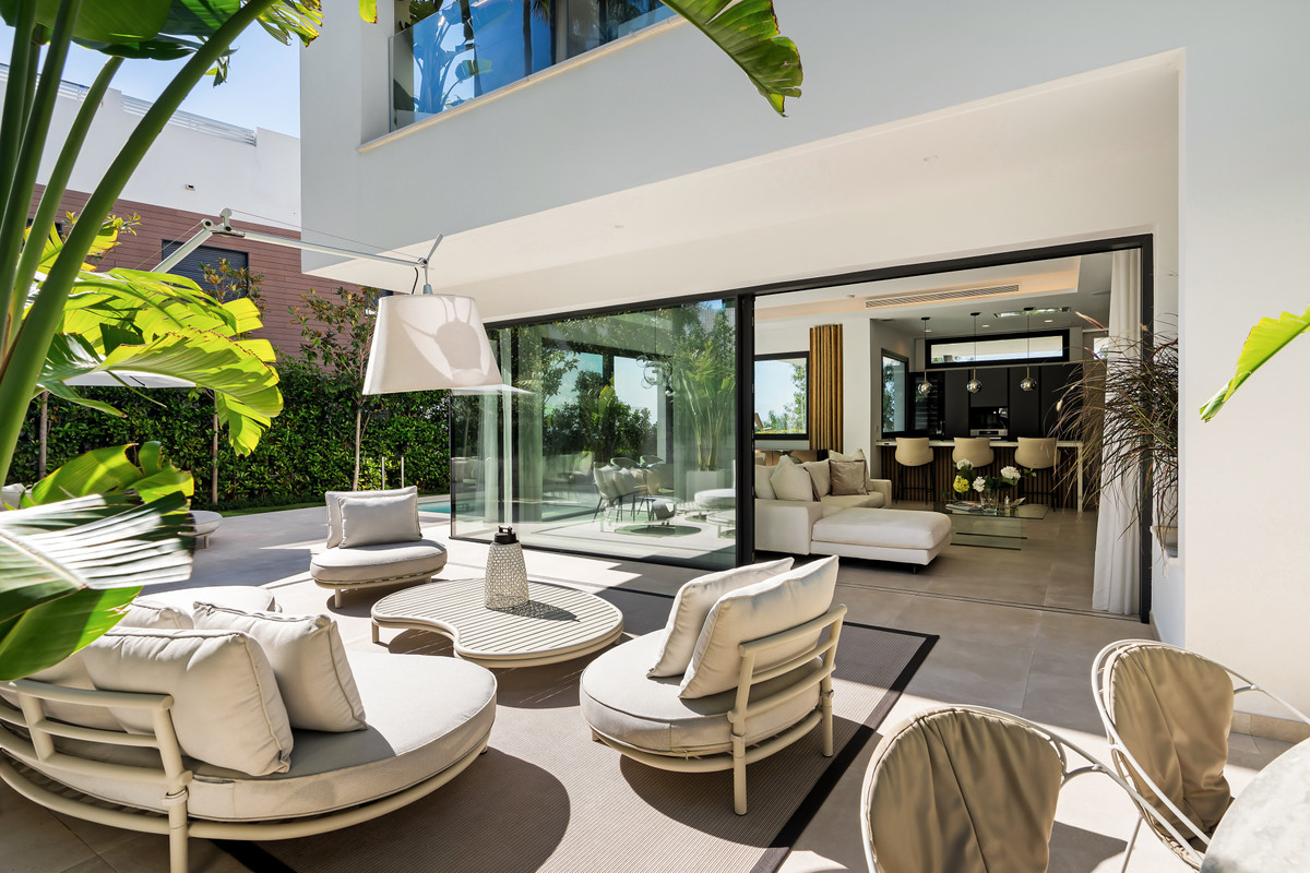 4 Bedroom Villa for Sale in Sierra Blanca — view 14