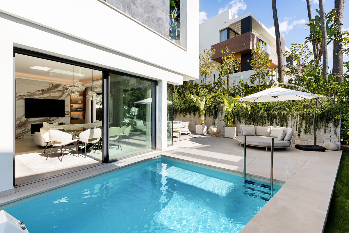 4 Bedroom Villa for Sale in Sierra Blanca — view 15