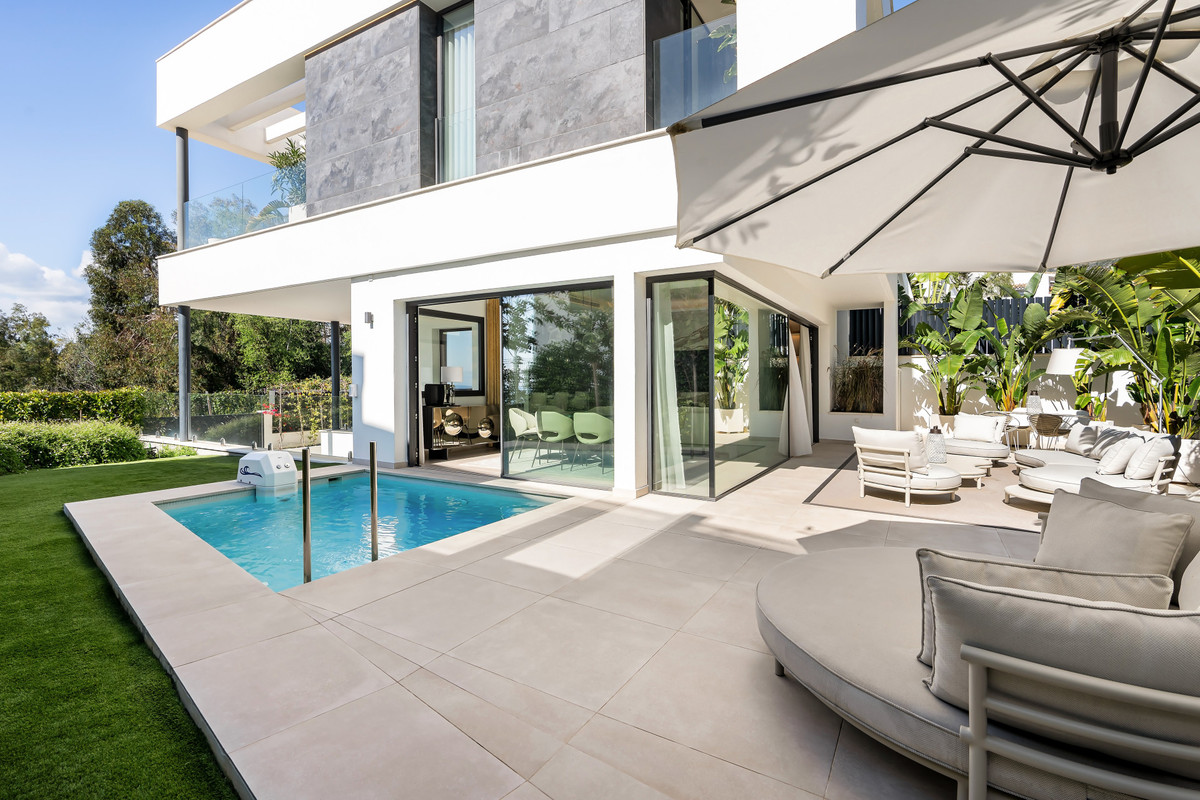4 Bedroom Villa for Sale in Sierra Blanca — view 16