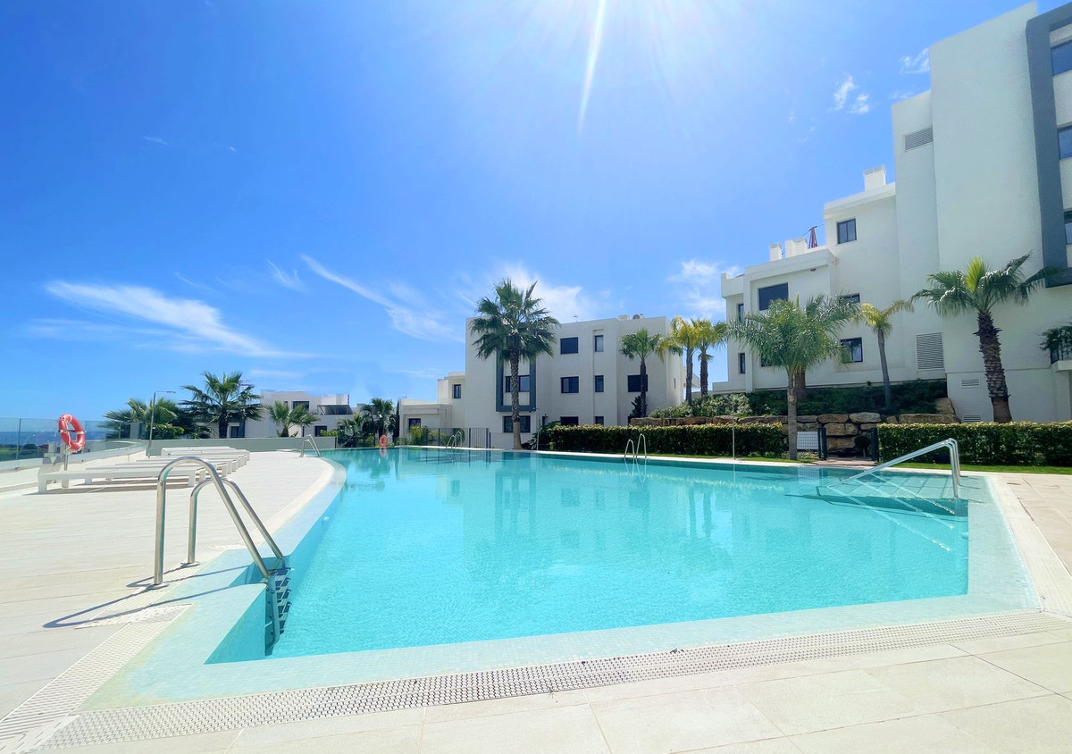 3 Bedroom Apartment for Sale in Estepona