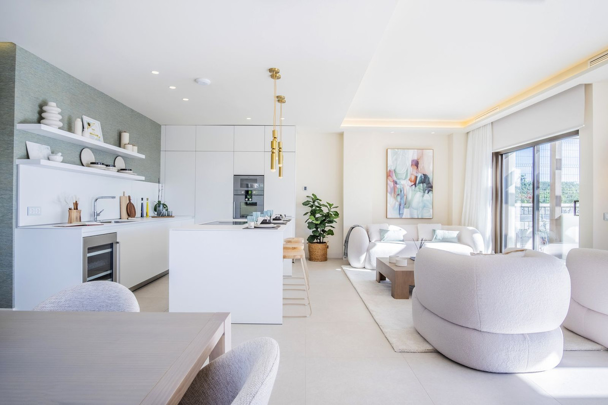 4 Bedroom Villa for Sale in New Golden Mile — 2