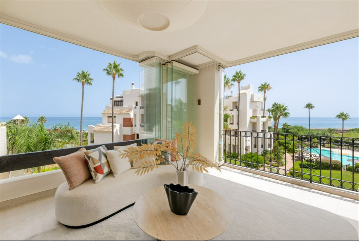 3 Bedroom Apartment for Sale in New Golden Mile
