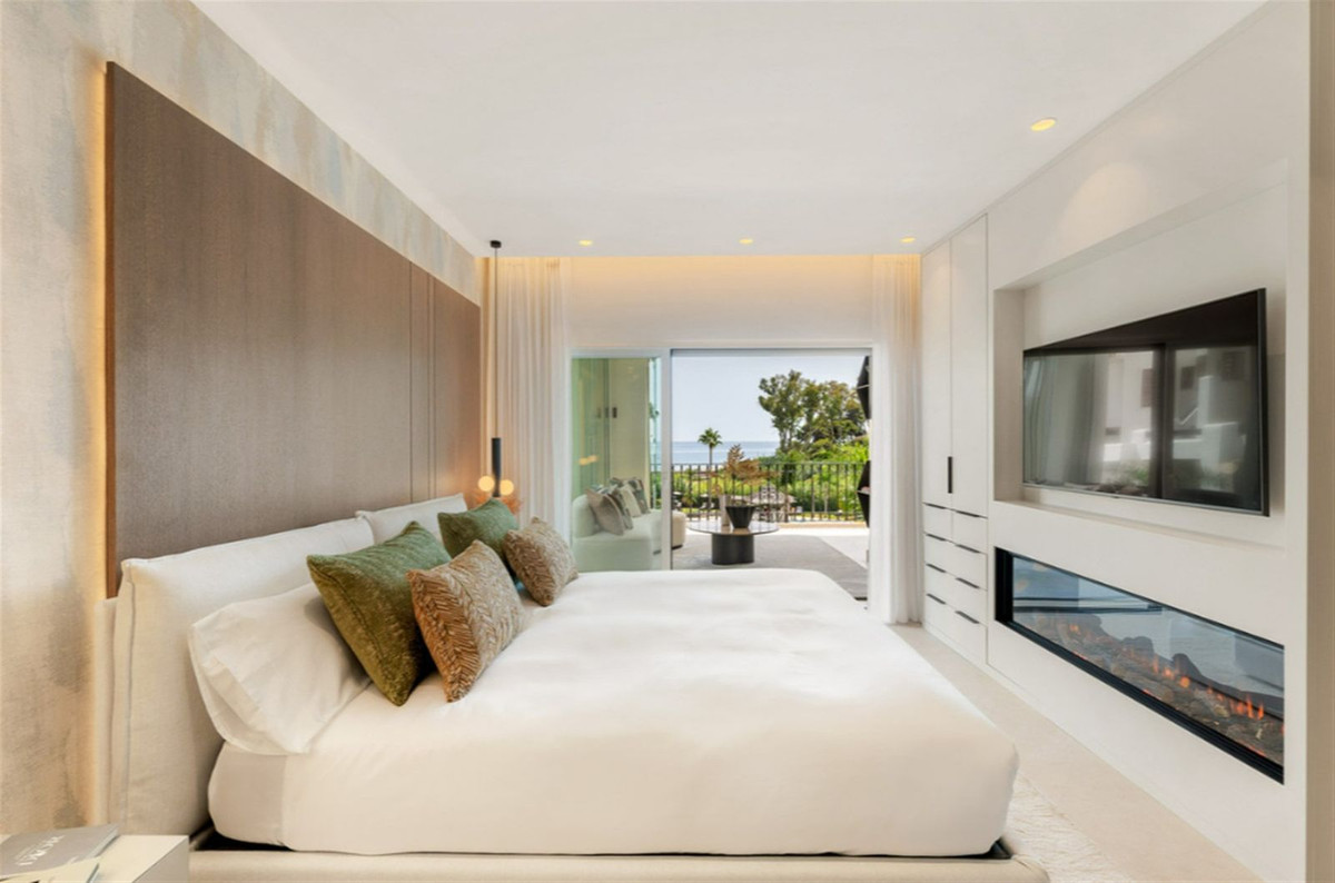 3 Bedroom Apartment for Sale in New Golden Mile — 9