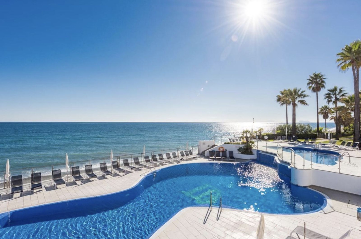 3 Bedroom Apartment for Sale in Estepona