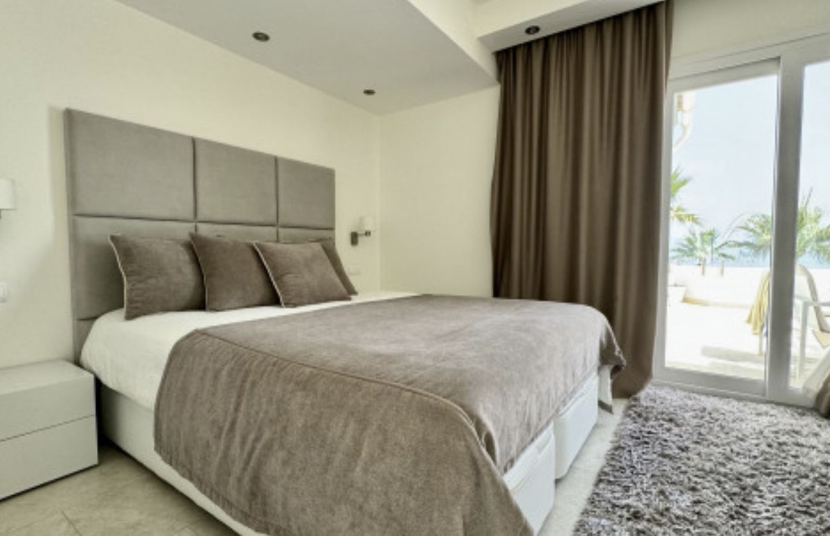 3 Bedroom Apartment for Sale in Estepona — 7