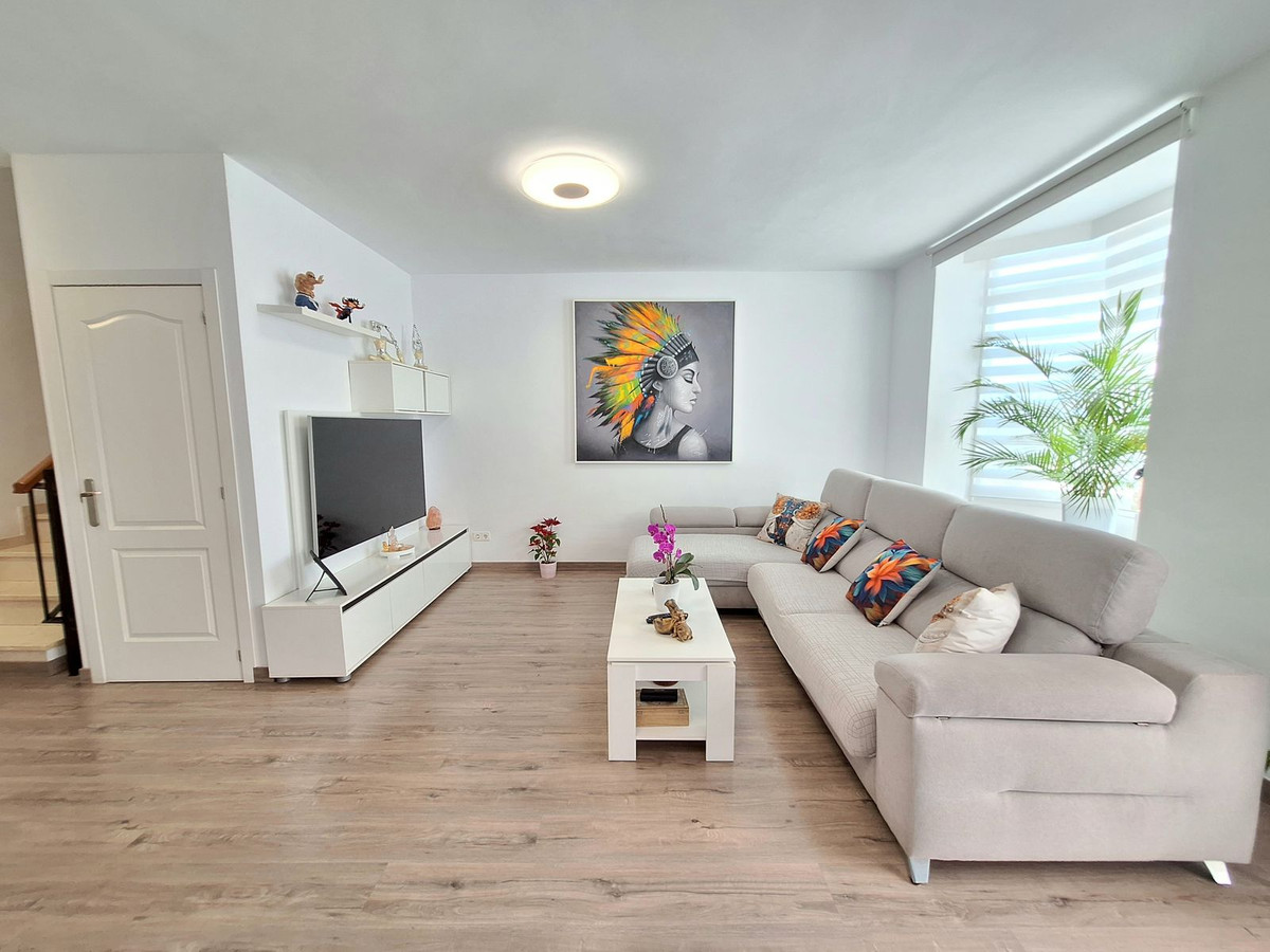 3 Bedroom Villa for Sale in Estepona — 6