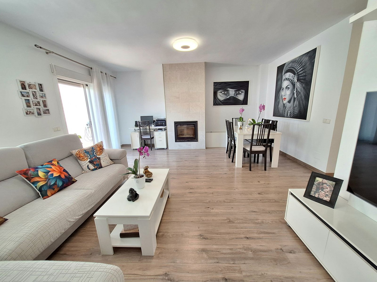 3 Bedroom Villa for Sale in Estepona — 8