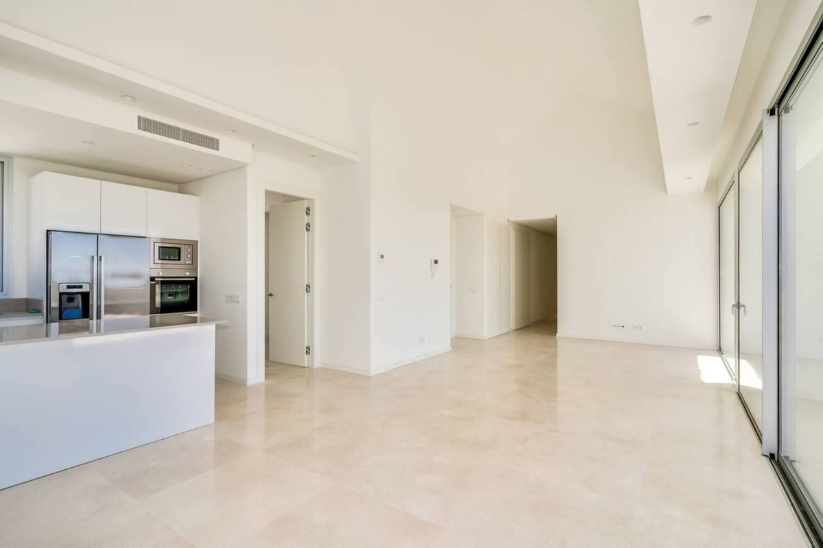 4 Bedroom Apartment for Sale in Benahavís — 4