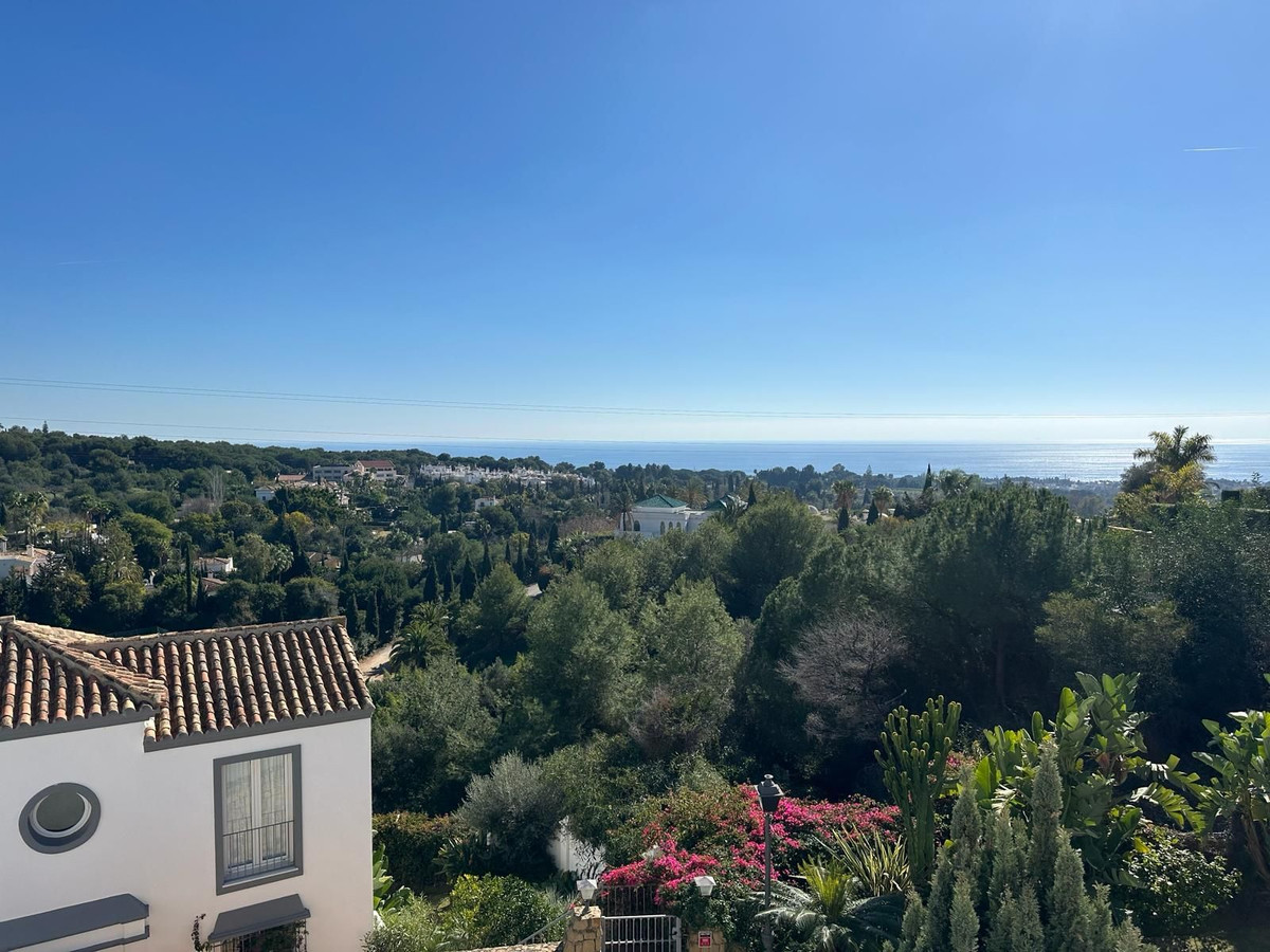 3 Bedroom Villa for Sale in The Golden Mile — view 17