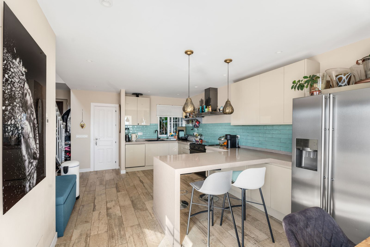 3 Bedroom Villa for Sale in The Golden Mile — 5
