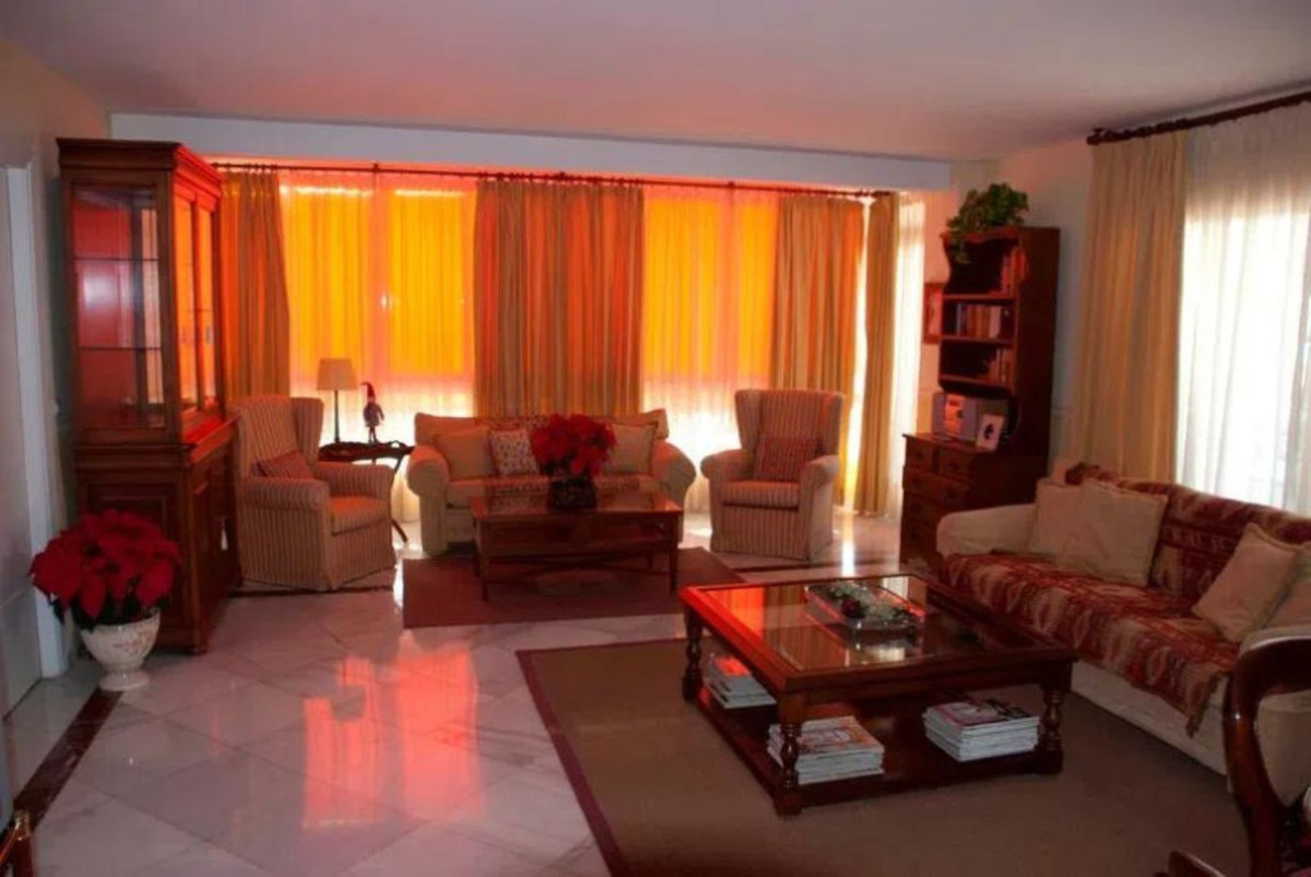 4 Bedroom Apartment for Sale in Marbella — 5