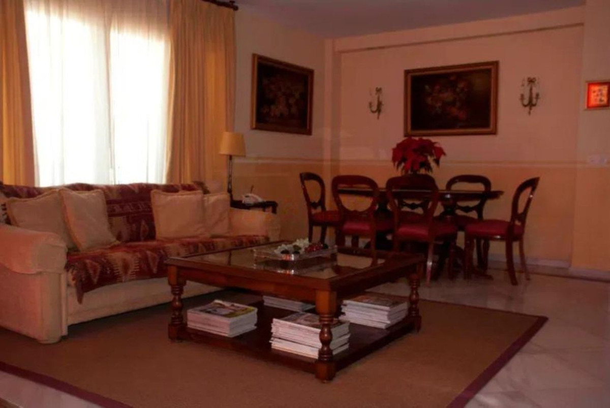 4 Bedroom Apartment for Sale in Marbella — 9