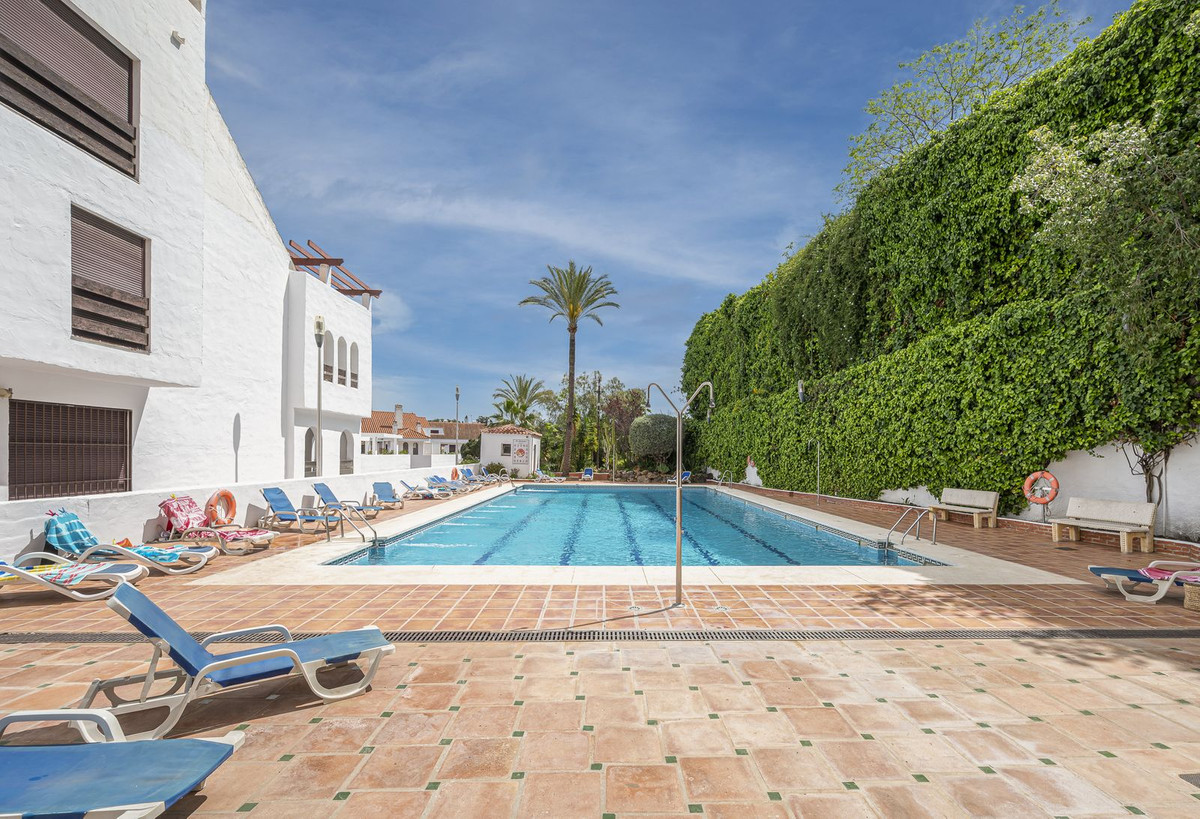 3 Bedroom Apartment for Sale in Nueva Andalucía — view 11