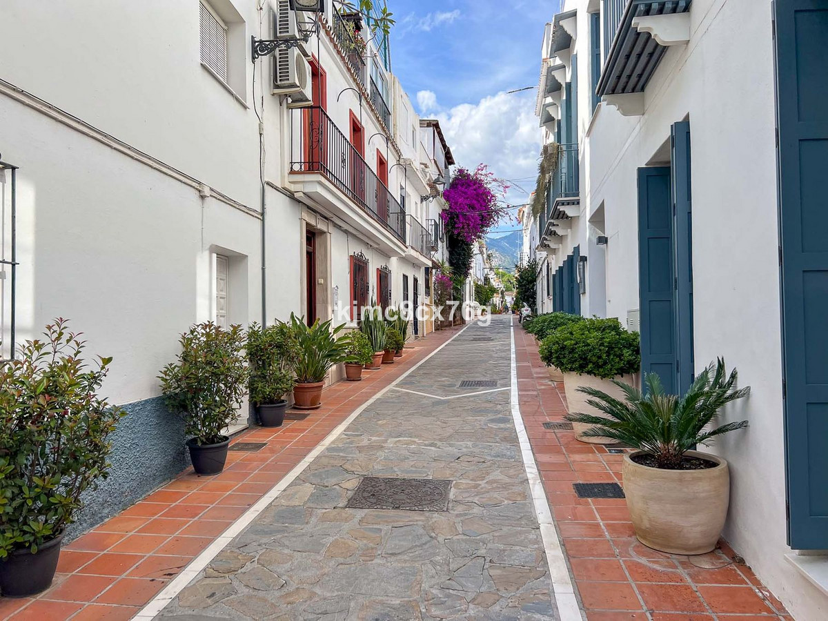 5 Bedroom Villa for Sale in Marbella