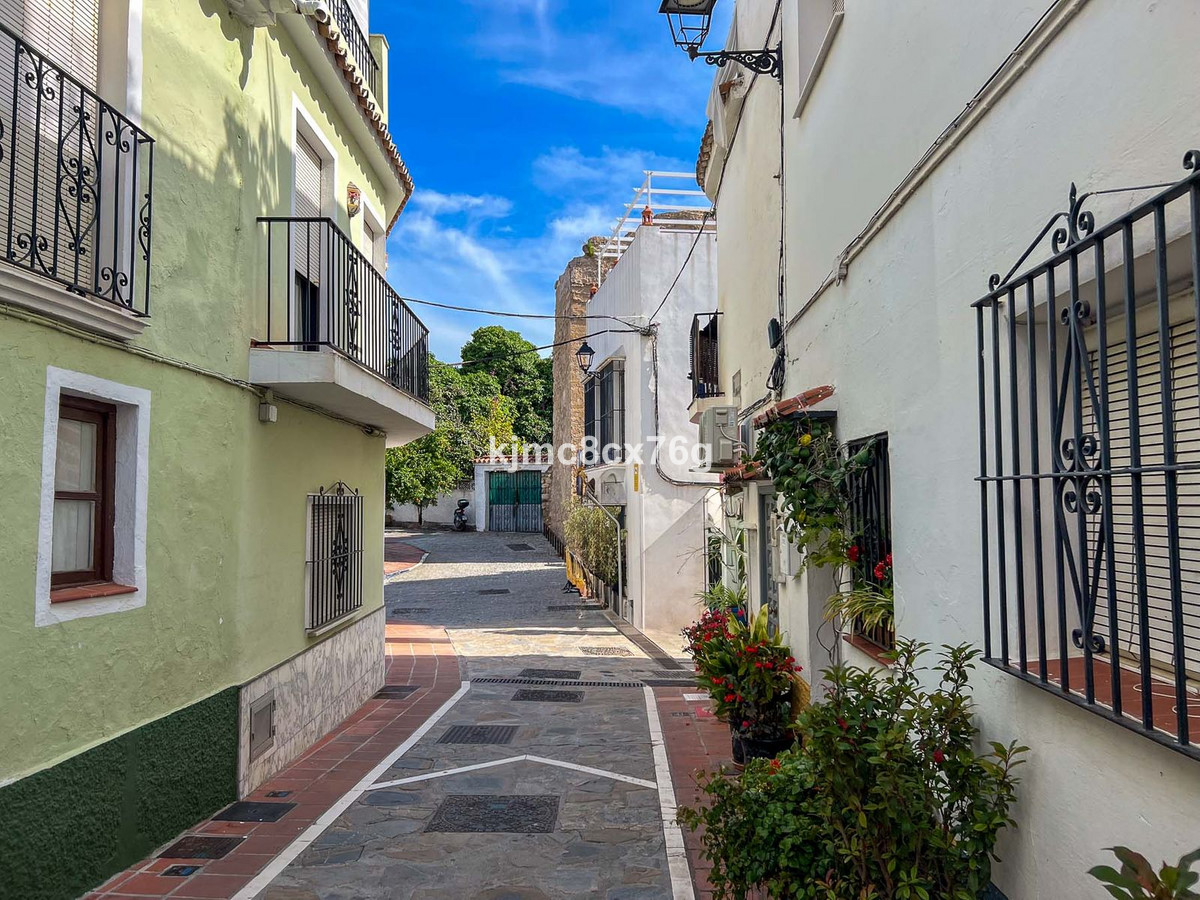 5 Bedroom Villa for Sale in Marbella — 2