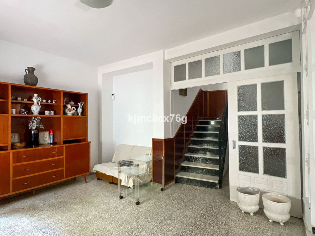 5 Bedroom Villa for Sale in Marbella — 3