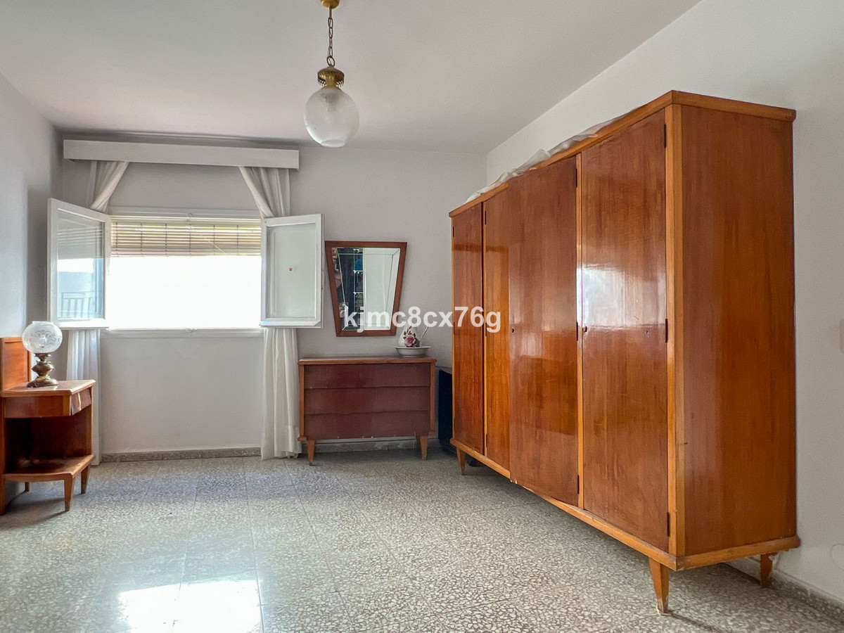 5 Bedroom Villa for Sale in Marbella — view 10