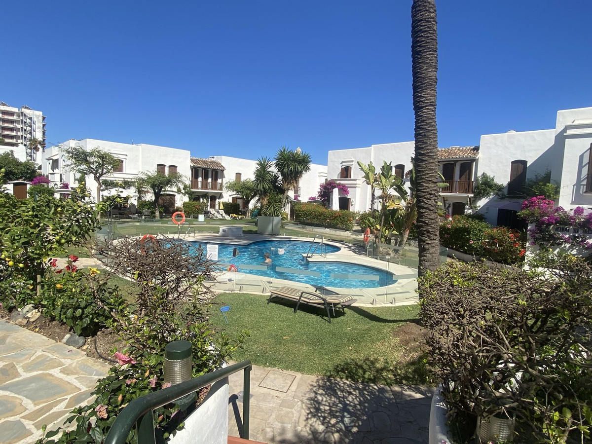 2 Bedroom Villa for Sale in Estepona