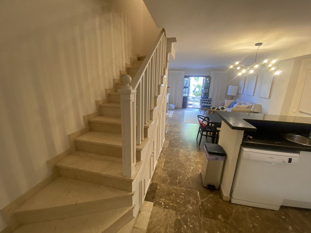 2 Bedroom Villa for Sale in Estepona — 7