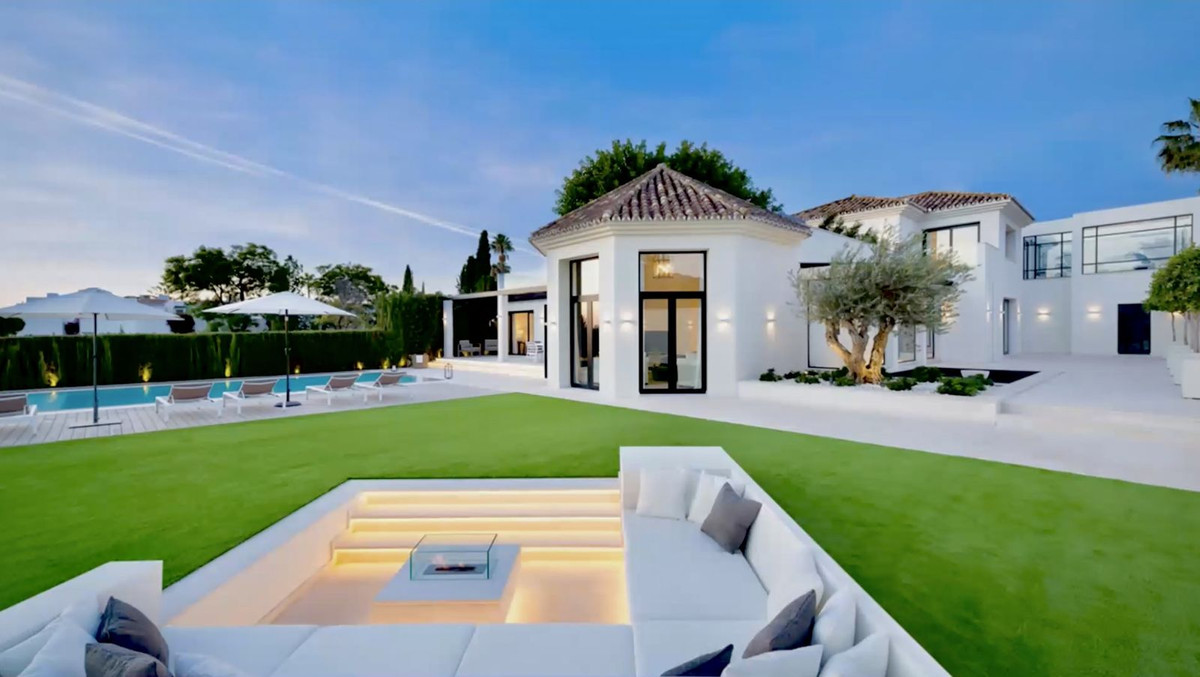 5 Bedroom Villa for Sale in Aloha