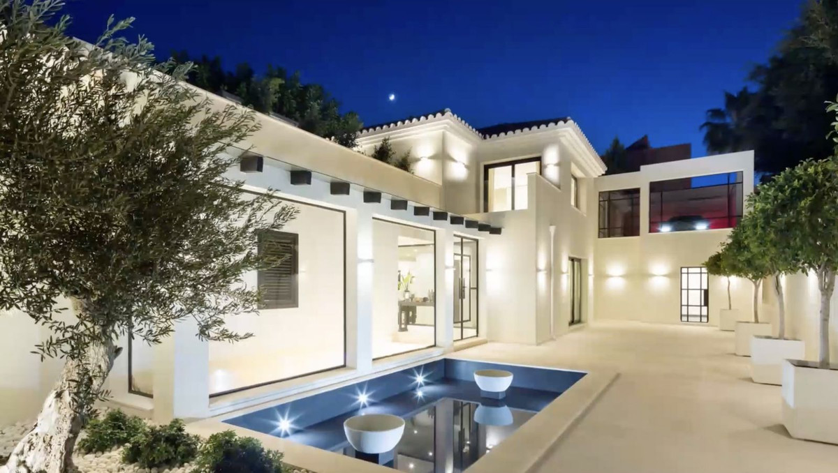 5 Bedroom Villa for Sale in Aloha — 8