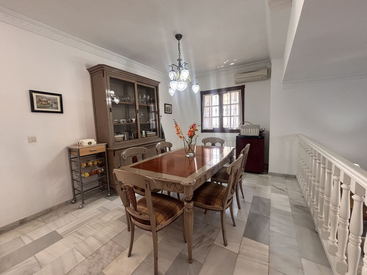 3 Bedroom Villa for Sale in Nueva Andalucía — 4