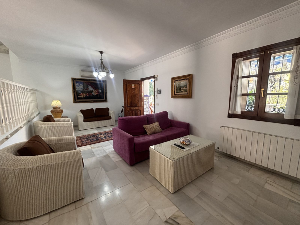 3 Bedroom Villa for Sale in Nueva Andalucía — 6