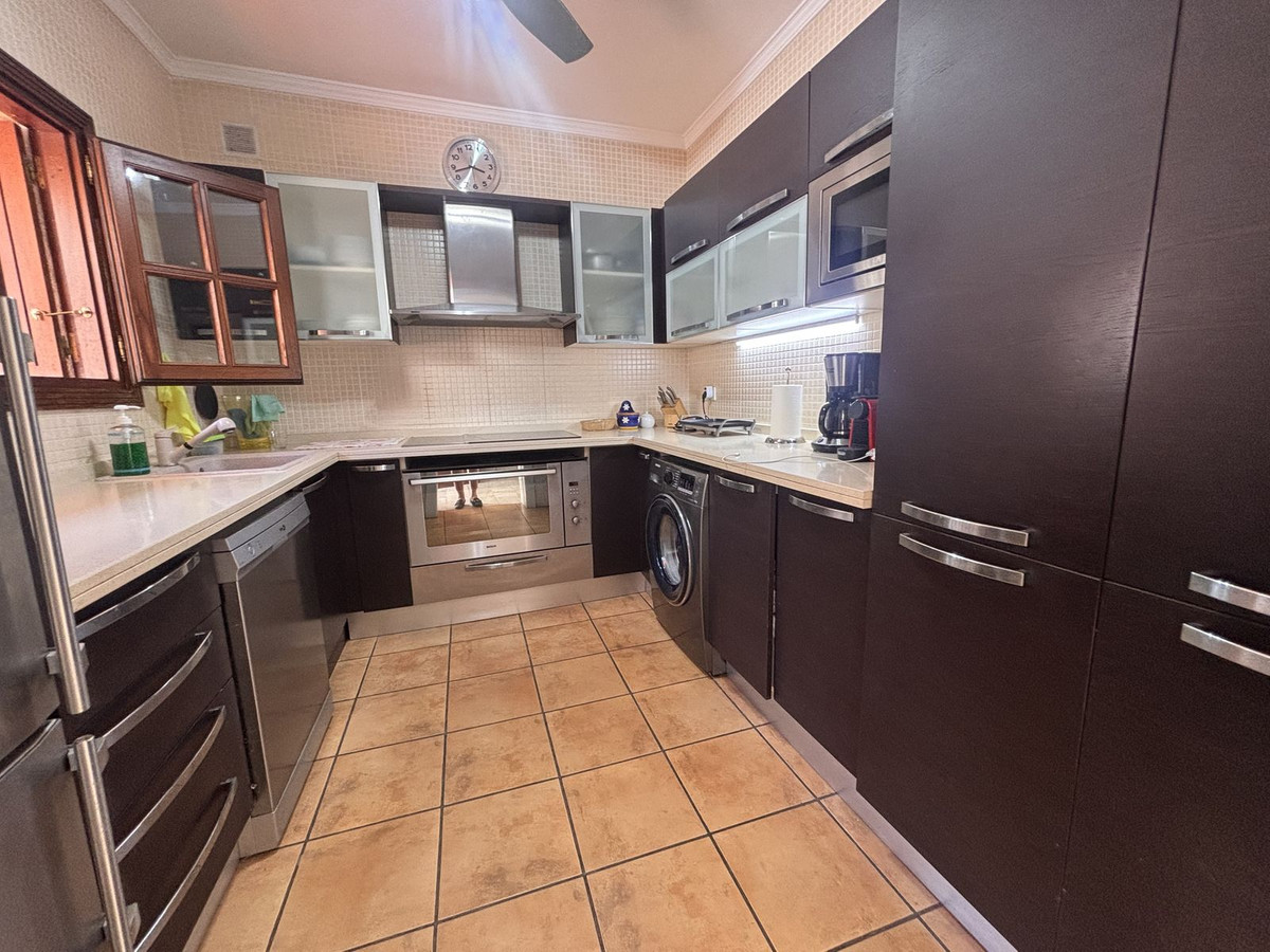 3 Bedroom Villa for Sale in Nueva Andalucía — 7