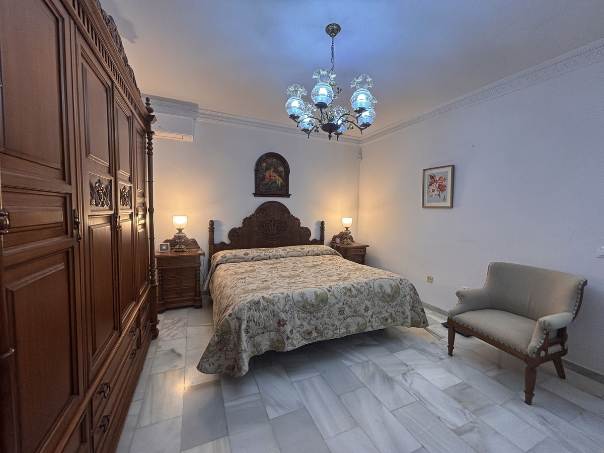 3 Bedroom Villa for Sale in Nueva Andalucía — 8