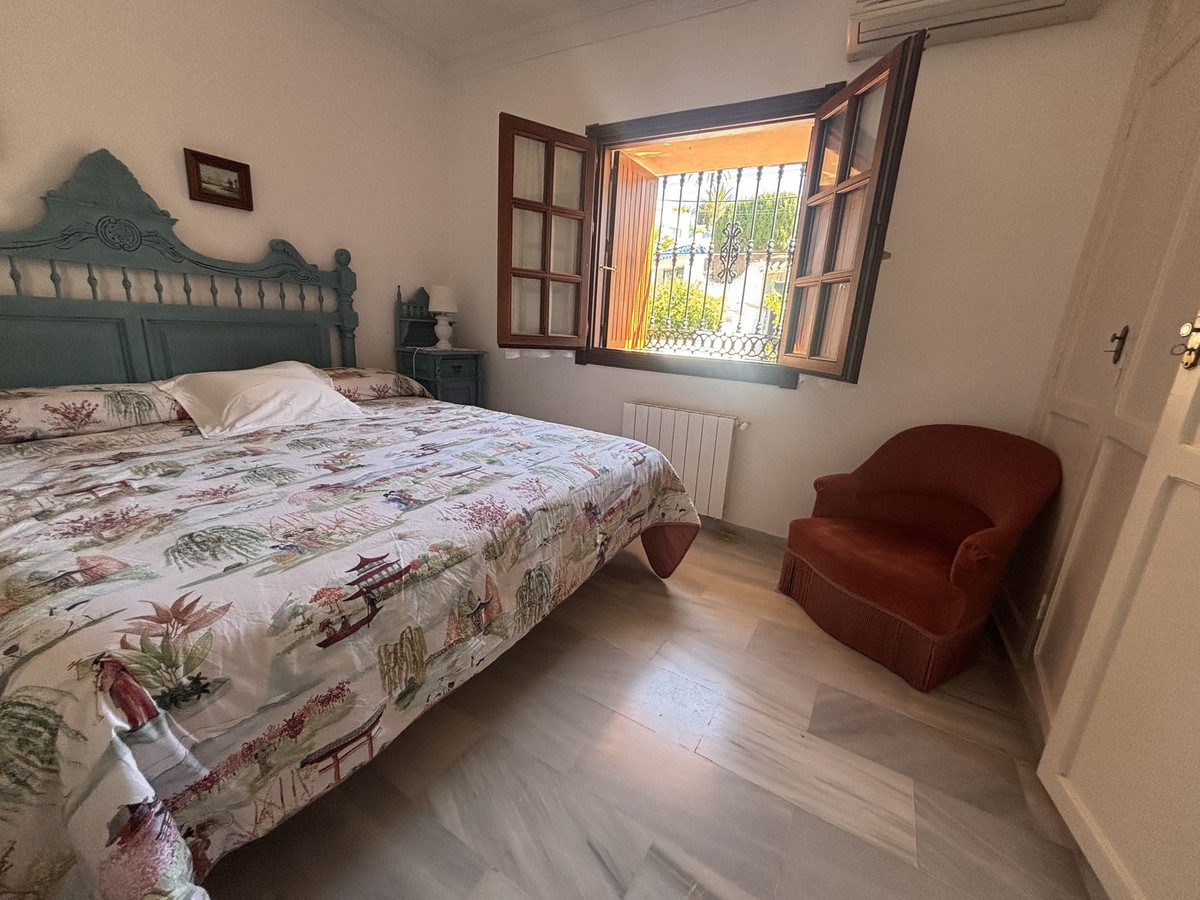 3 Bedroom Villa for Sale in Nueva Andalucía — view 10