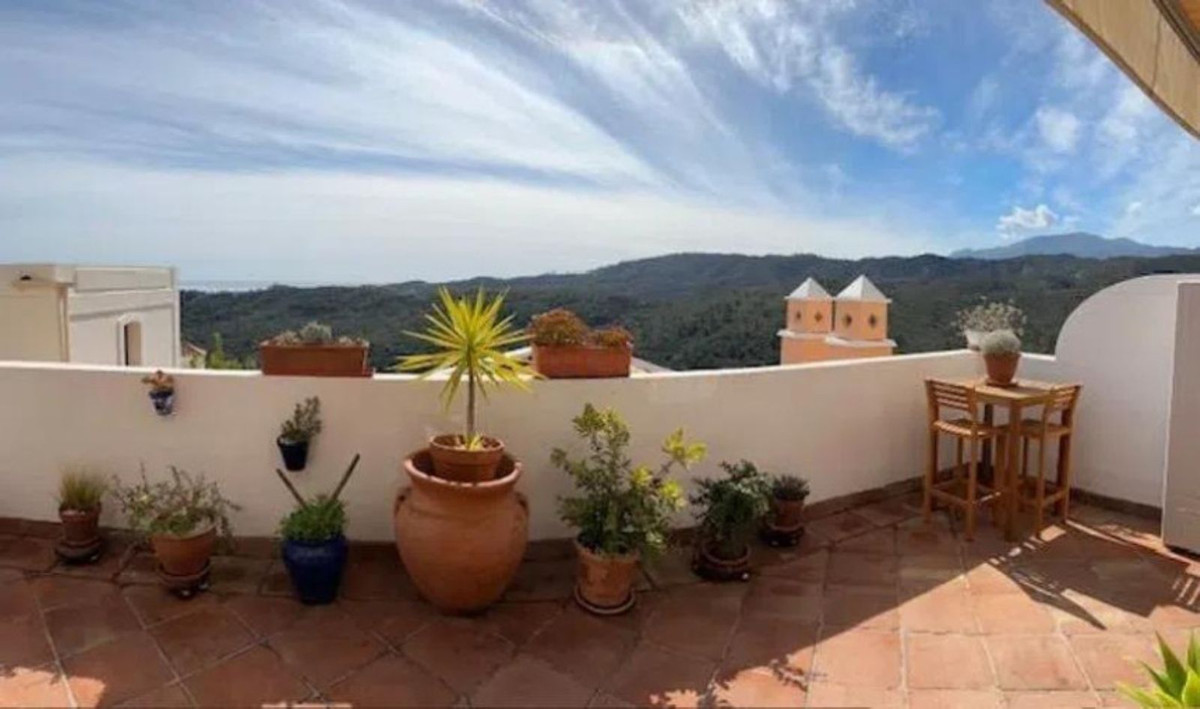 2 Bedroom Villa for Sale in Benahavís — 3