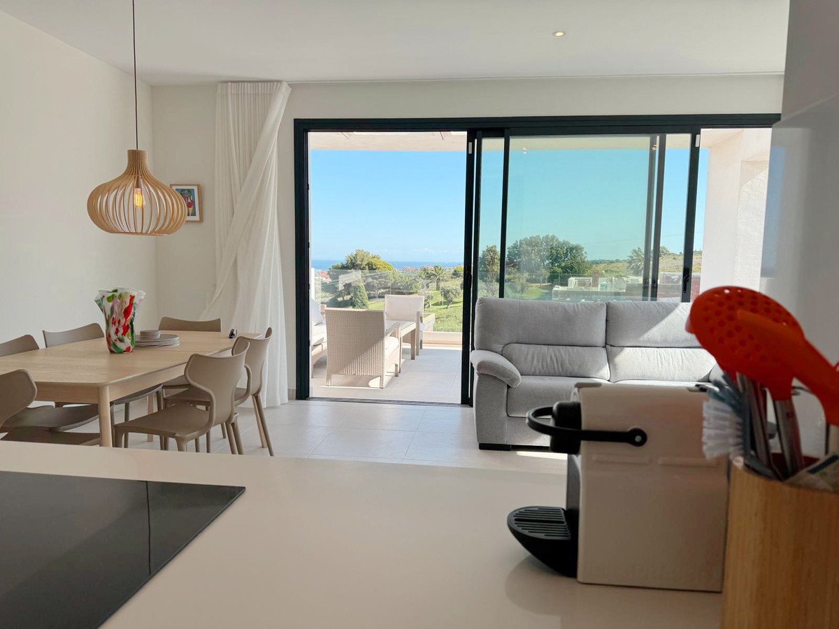 3 Bedroom Apartment for Sale in Estepona — 7