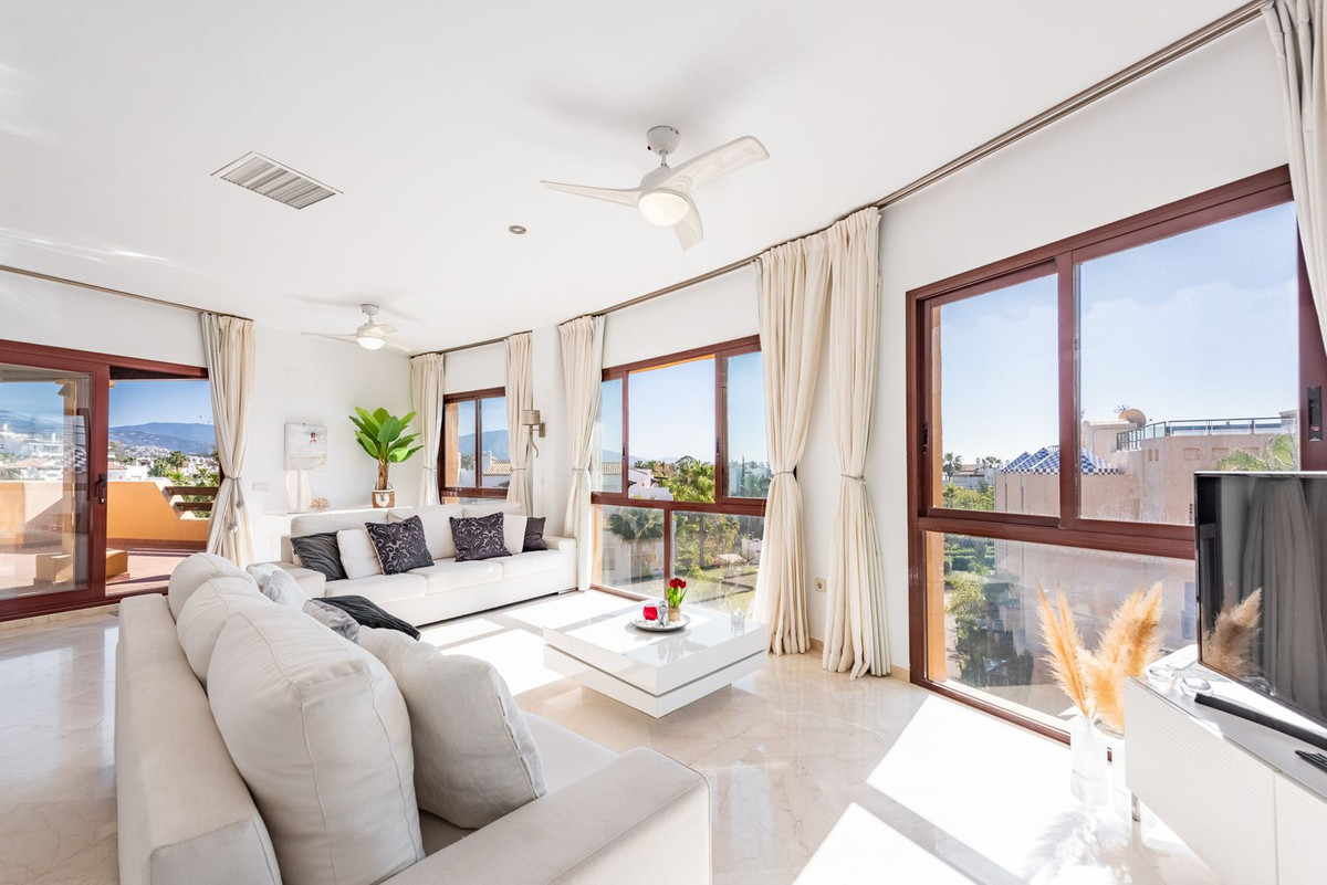 3 Bedroom Apartment for Sale in Costalita — 3