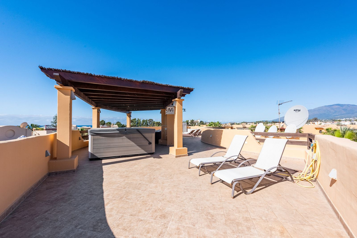 3 Bedroom Apartment for Sale in Costalita — 9