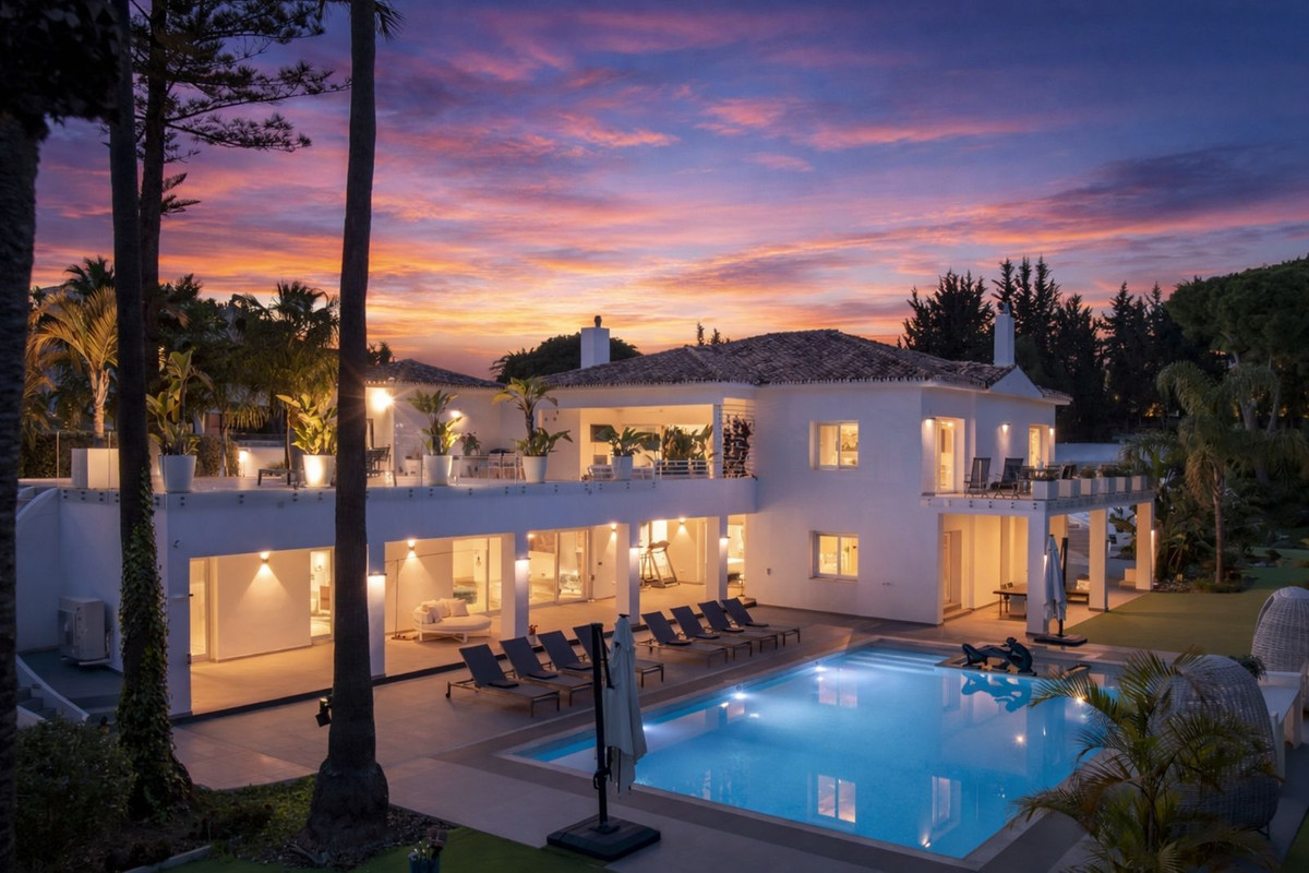 6 Bedroom Villa for Sale in Atalaya