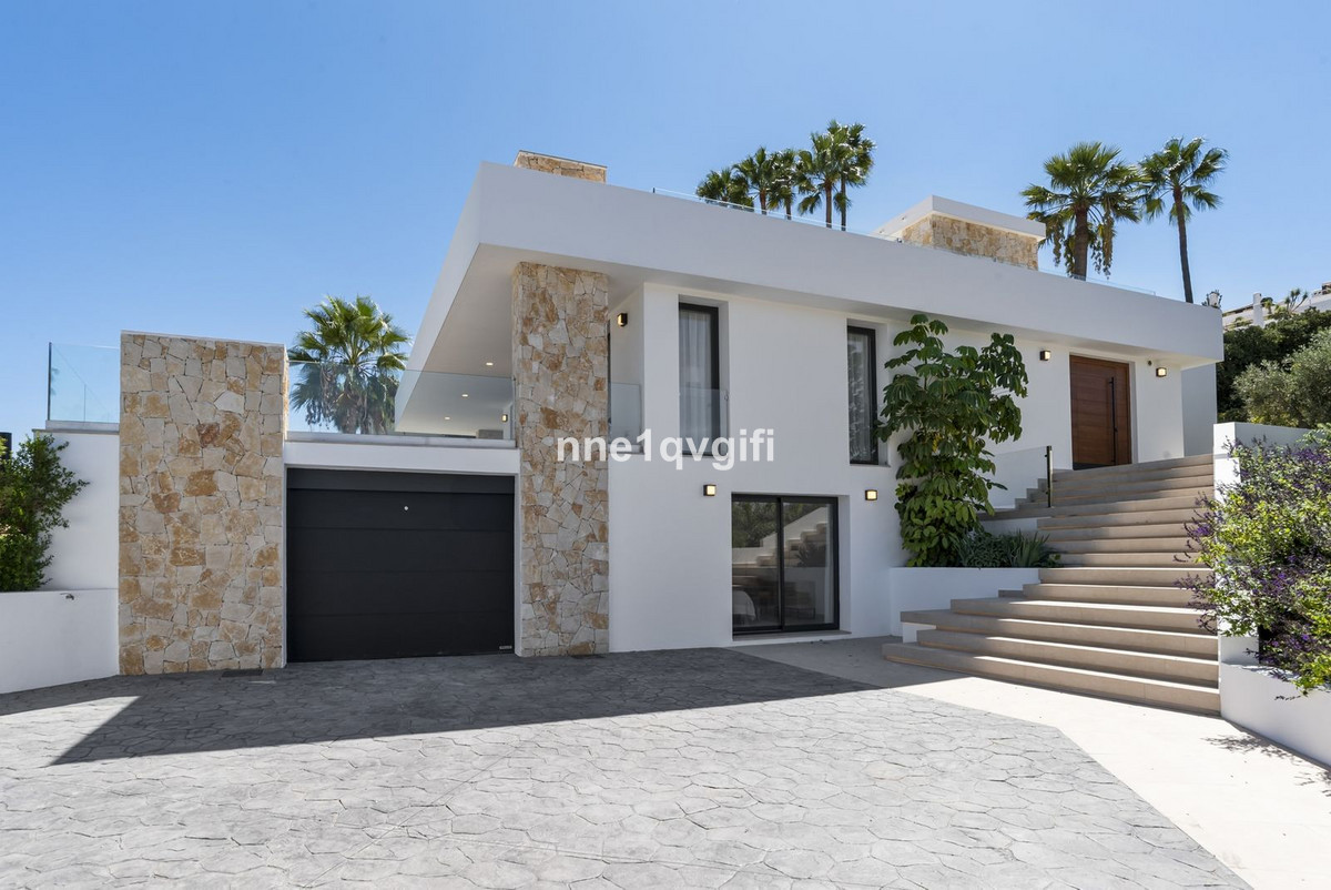 4 Bedroom Villa for Sale in Guadalmina Alta — 3