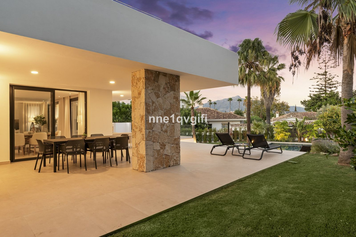 4 Bedroom Villa for Sale in Guadalmina Alta — 4