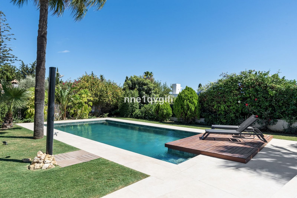 4 Bedroom Villa for Sale in Guadalmina Alta — 6