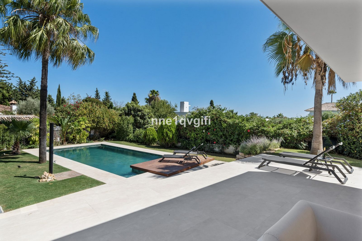 4 Bedroom Villa for Sale in Guadalmina Alta — 8