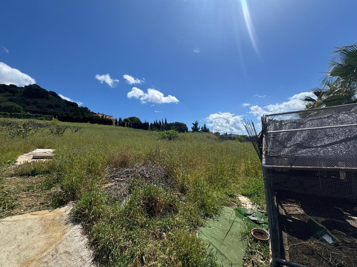 Plot for Sale in Estepona — 2
