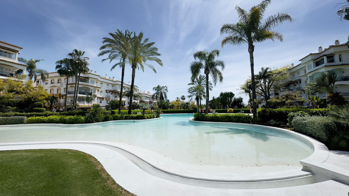 4 Bedroom Apartment for Sale in Marbella — 2