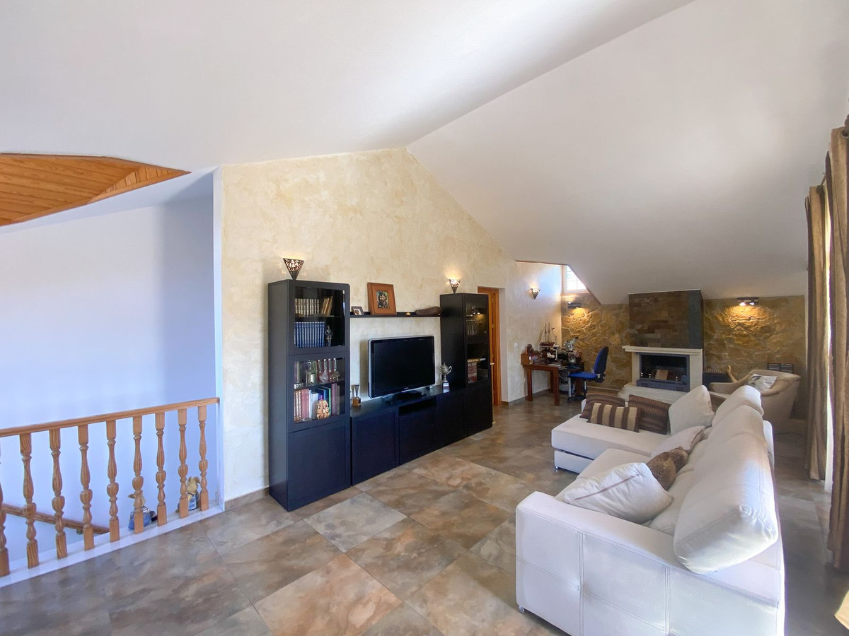 3 Bedroom Villa for Sale in Guadalmina Alta — 5