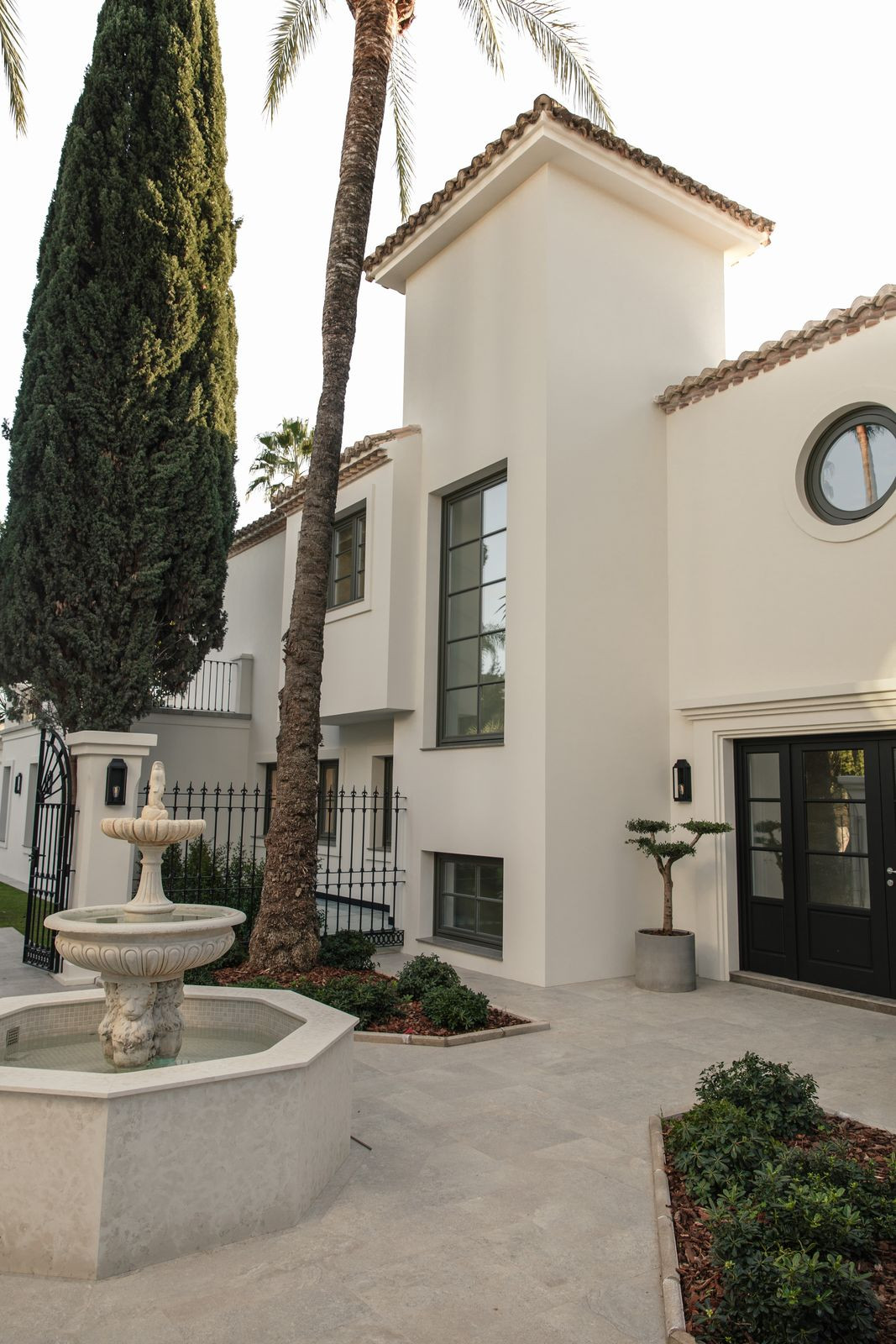 6 Bedroom Villa for Sale in Nueva Andalucía — 9
