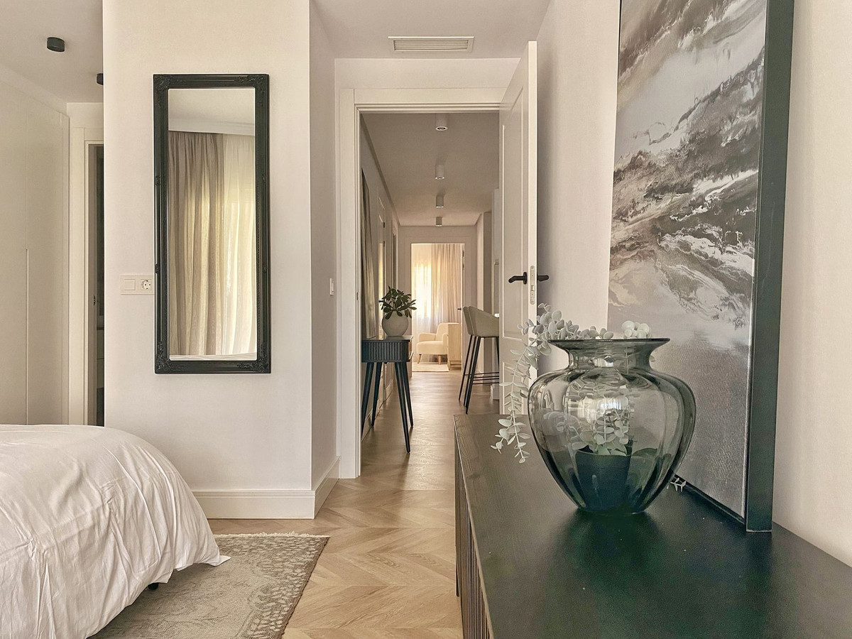 3 Bedroom Apartment for Sale in New Golden Mile — view 10
