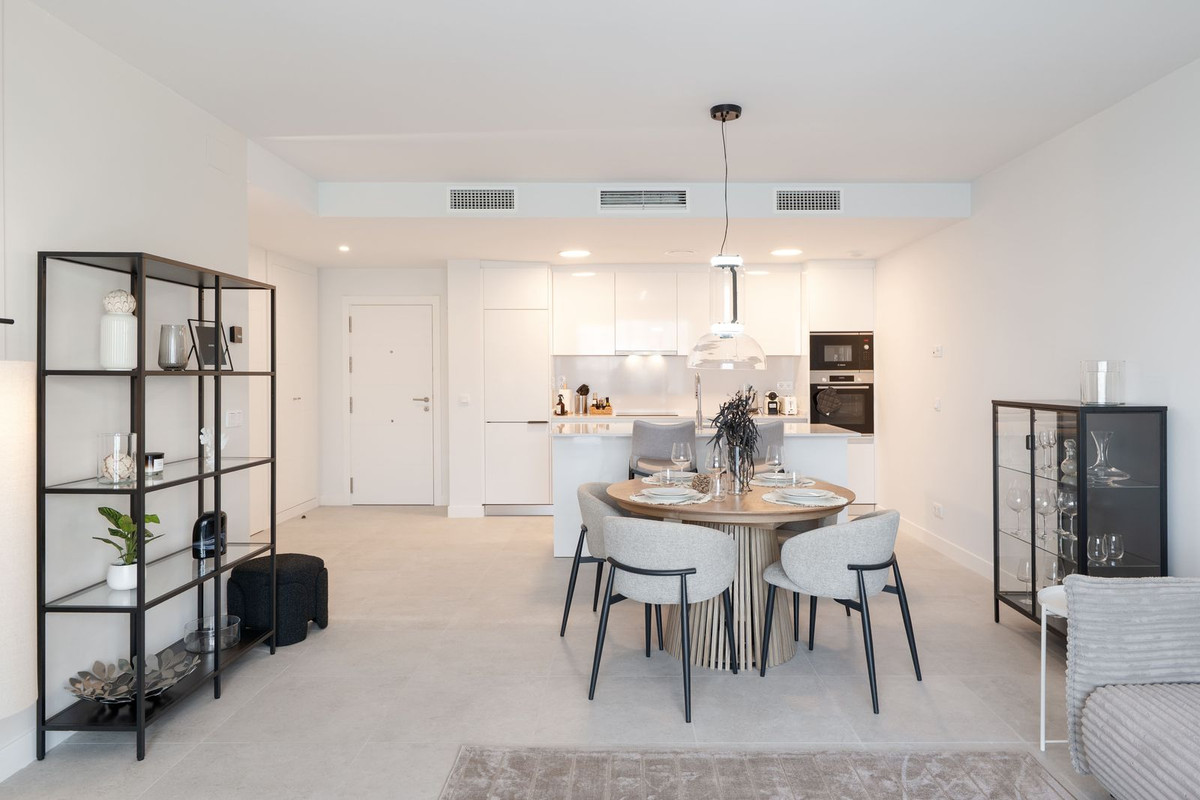 2 Bedroom Apartment for Sale in Estepona — 3
