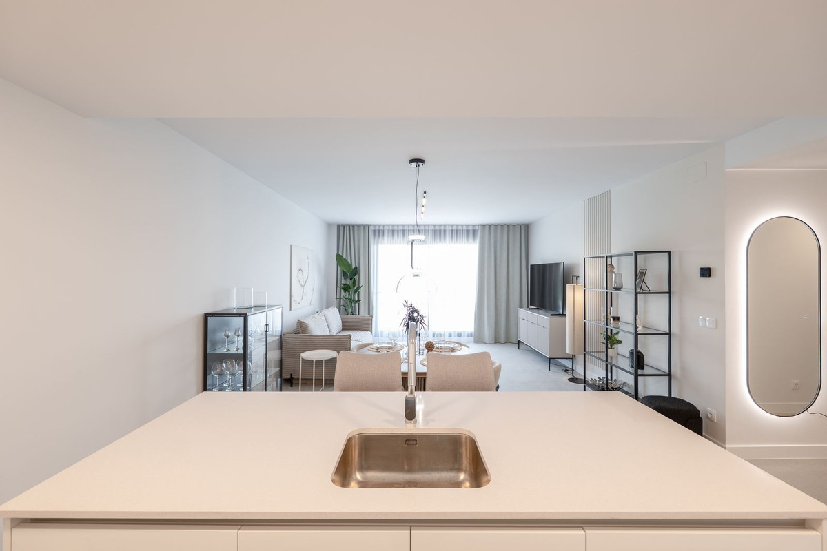 2 Bedroom Apartment for Sale in Estepona — 6