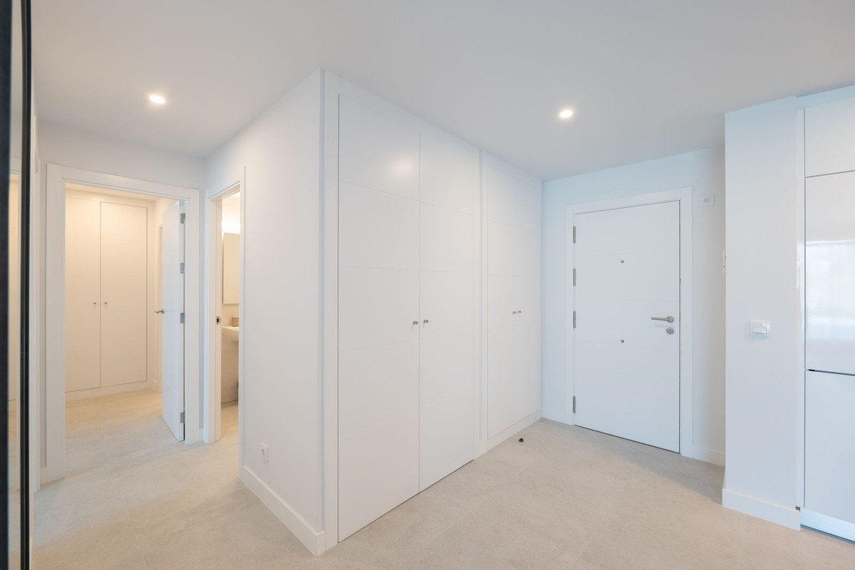 2 Bedroom Apartment for Sale in Estepona — 8