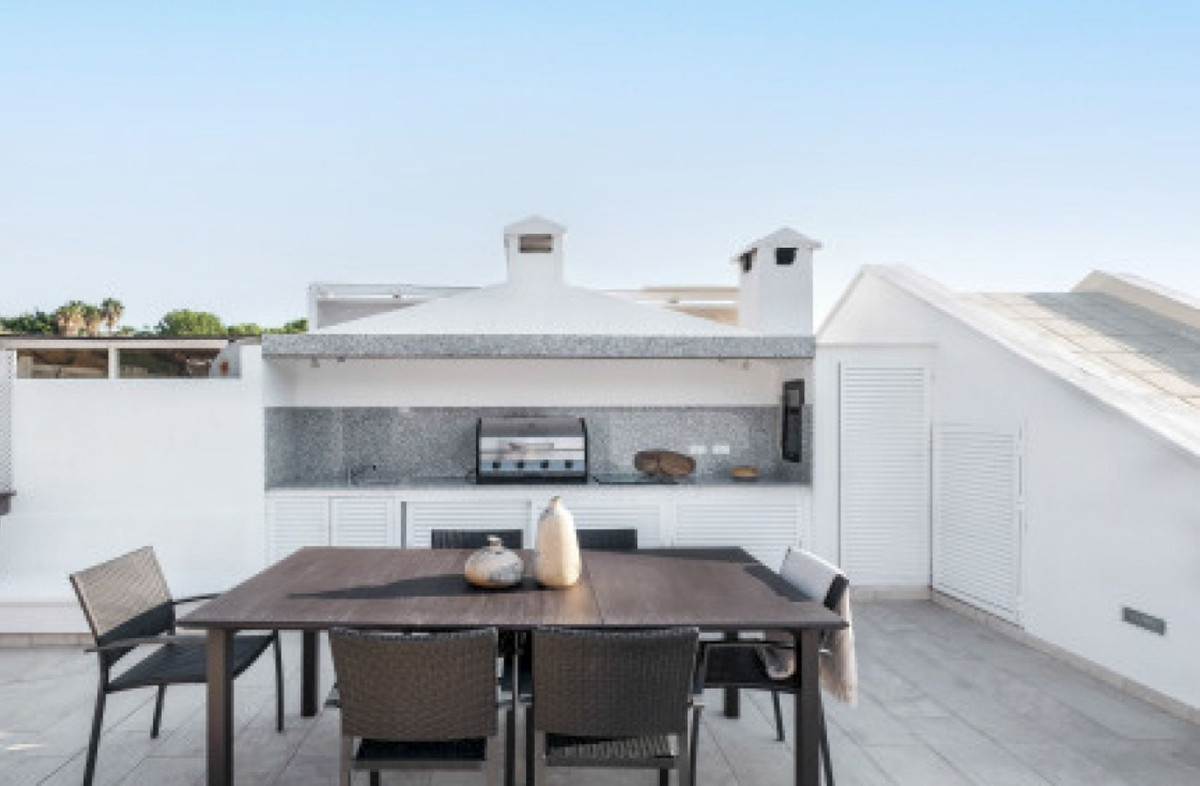 3 Bedroom Apartment for Sale in La Quinta — 3