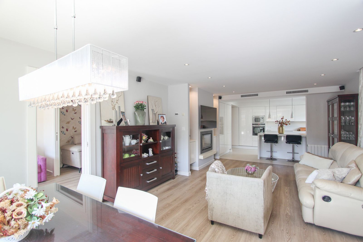 3 Bedroom Apartment for Sale in Guadalmina Alta — 2