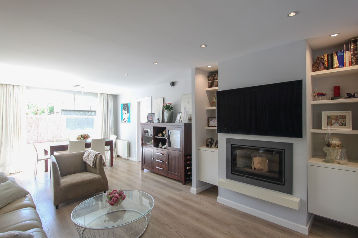 3 Bedroom Apartment for Sale in Guadalmina Alta — 3